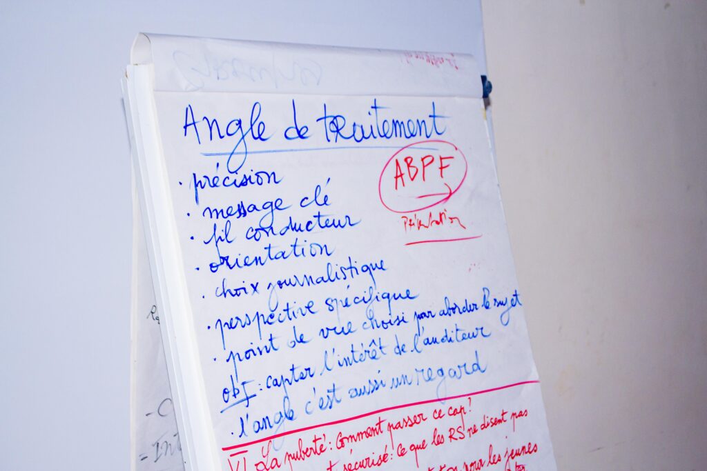 Web Radio MAJ : l’ABPF et l’UNFPA activent la voix de la jeunesse à Grand-Popo 6 IMG 7791