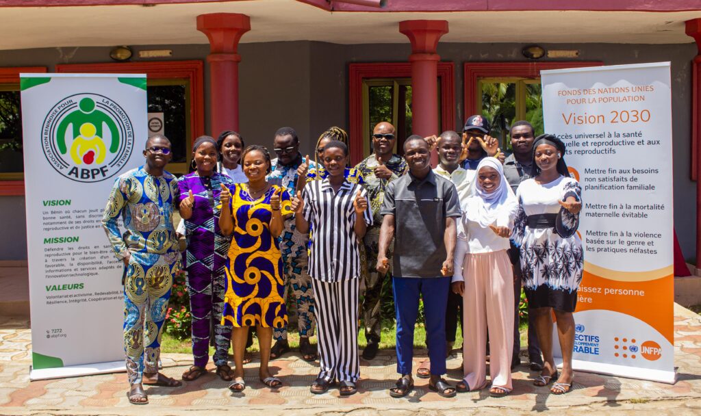 Web Radio MAJ : l’ABPF et l’UNFPA activent la voix de la jeunesse à Grand-Popo 1 IMG 7899